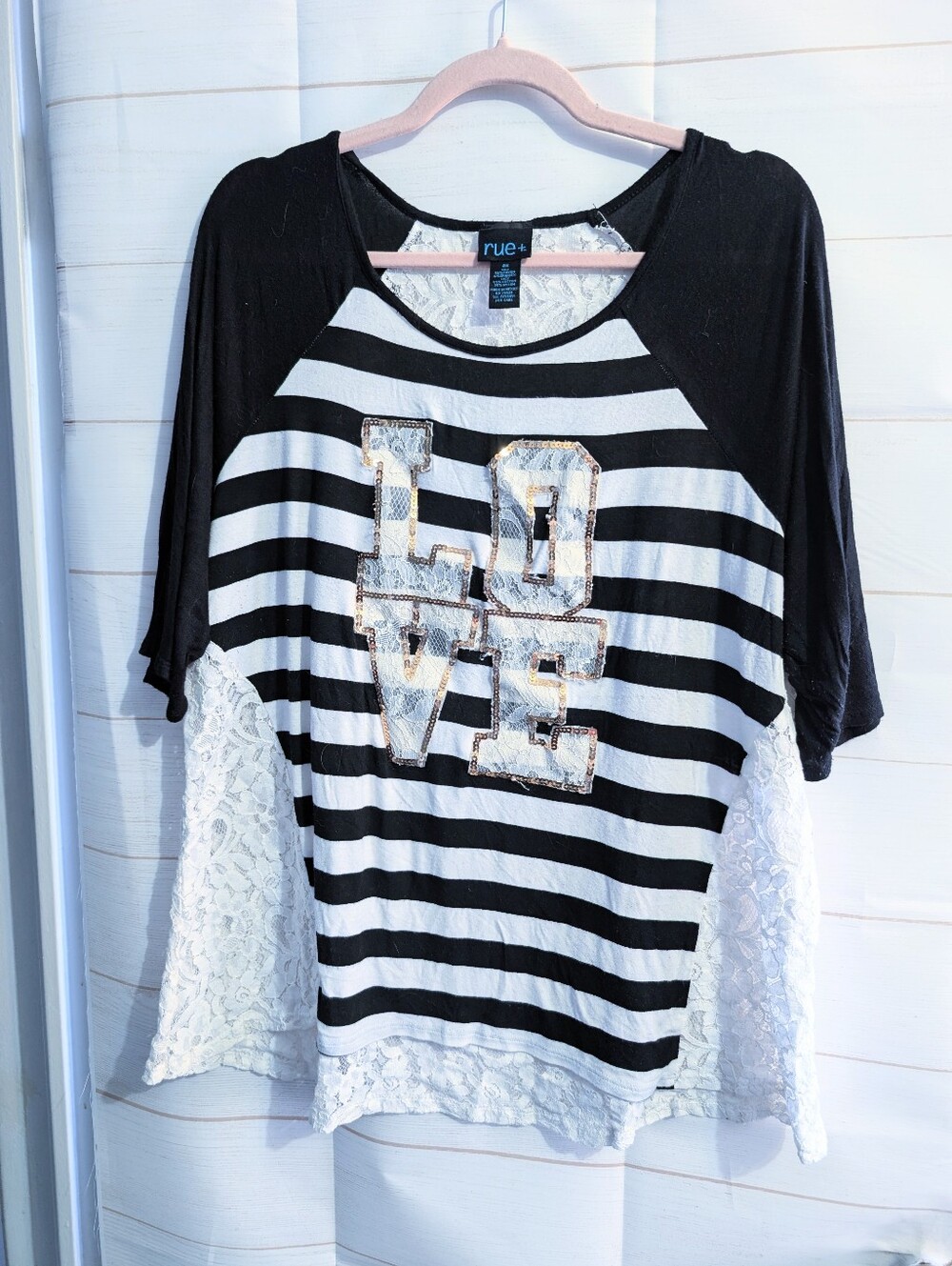 Rue + Y2k Style Women’s Black & White LOVE Graphic Lace-Back T-shirt Size 2X